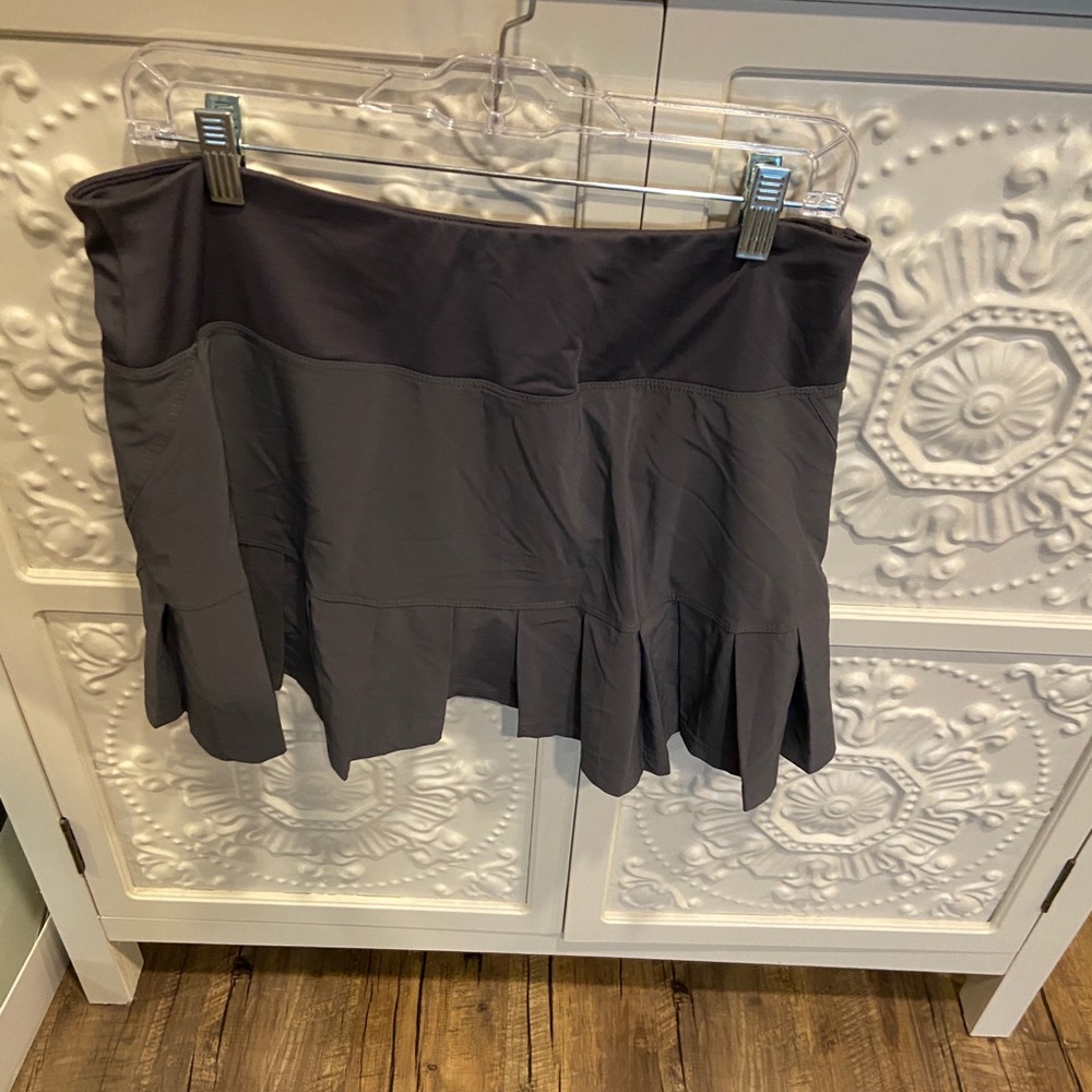Bole tennis skirt- size large